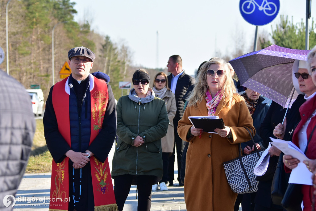 Relacja z Drogi Krzyżowej w Korczowie