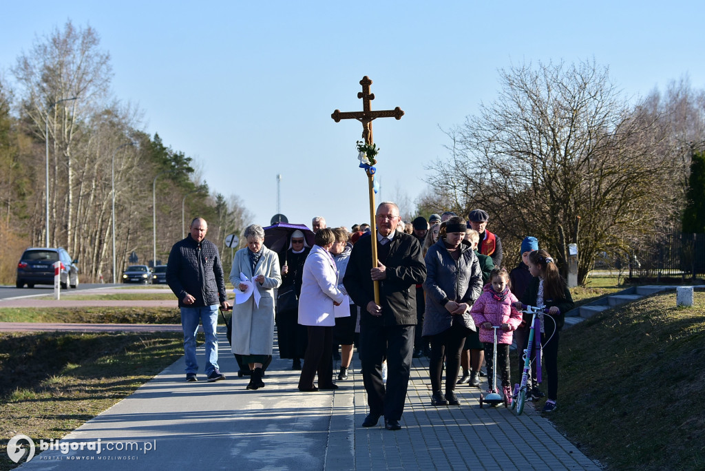 Relacja z Drogi Krzyżowej w Korczowie