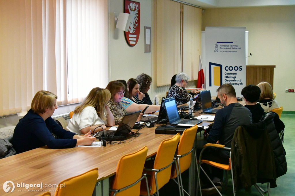 Cyfrowa rewolucja w Starostwie. NGO z powiatu biłgorajskiego uczą się pracy z AI