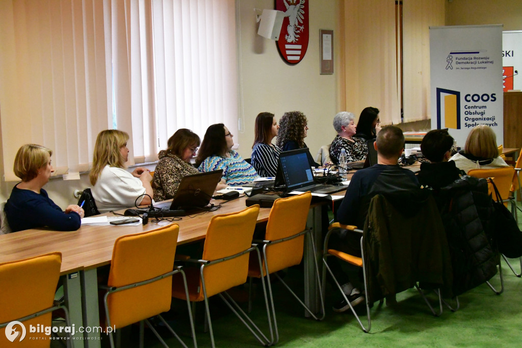 Cyfrowa rewolucja w Starostwie. NGO z powiatu biłgorajskiego uczą się pracy z AI
