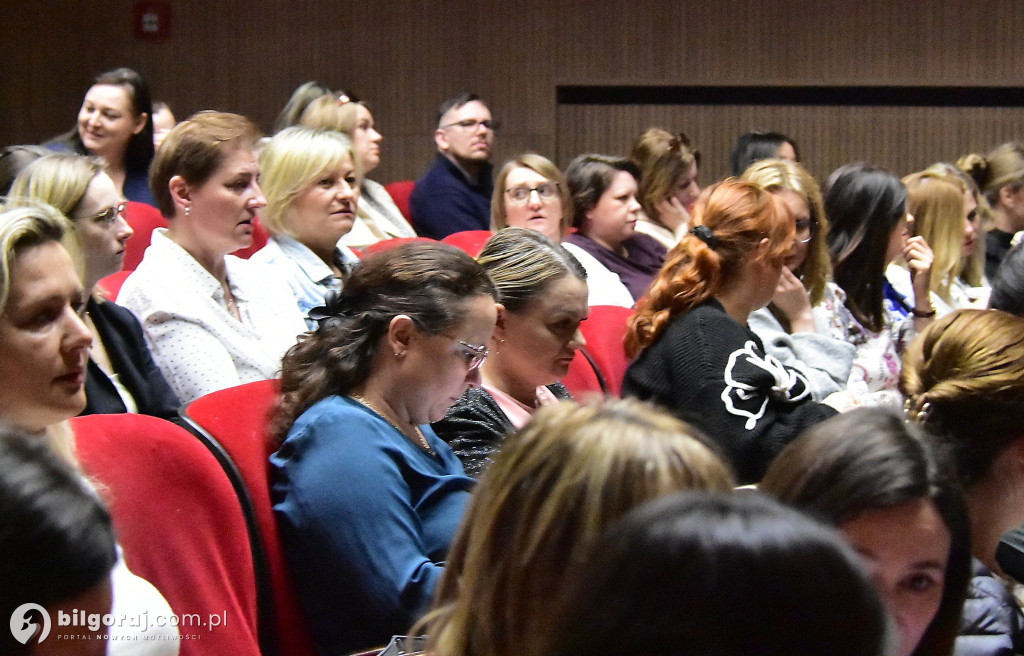 Biłgoraj Niebieski dla Autyzmu: Wiedza, która zmienia perspektywę i kruszy bariery