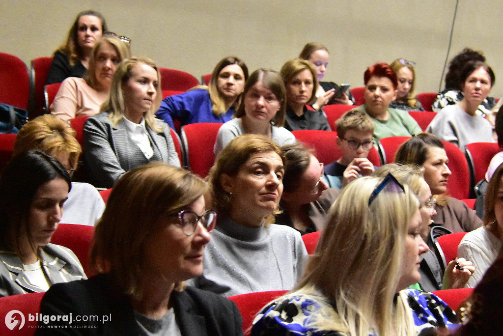 Biłgoraj Niebieski dla Autyzmu: Wiedza, która zmienia perspektywę i kruszy bariery