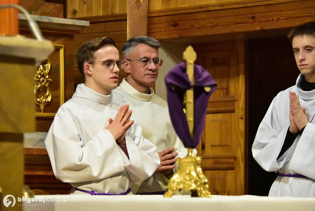 IV Harcerska Droga Krzyżowa z parafii św. Apostołów Piotra i Pawła