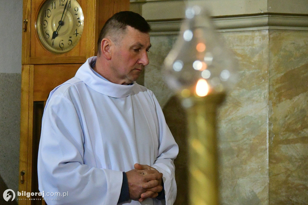 Ekstremalne wyzwanie wiary. Kilkaset osób wyruszyło z Biłgoraja na nocny szlak EDK