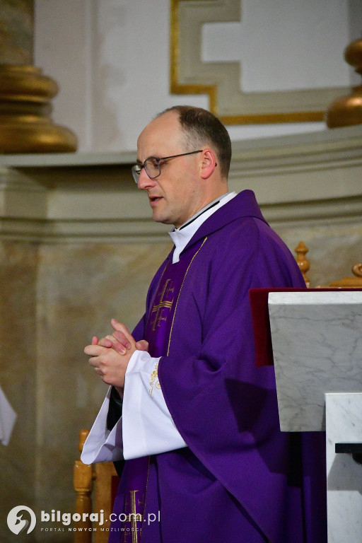 Ekstremalne wyzwanie wiary. Kilkaset osób wyruszyło z Biłgoraja na nocny szlak EDK