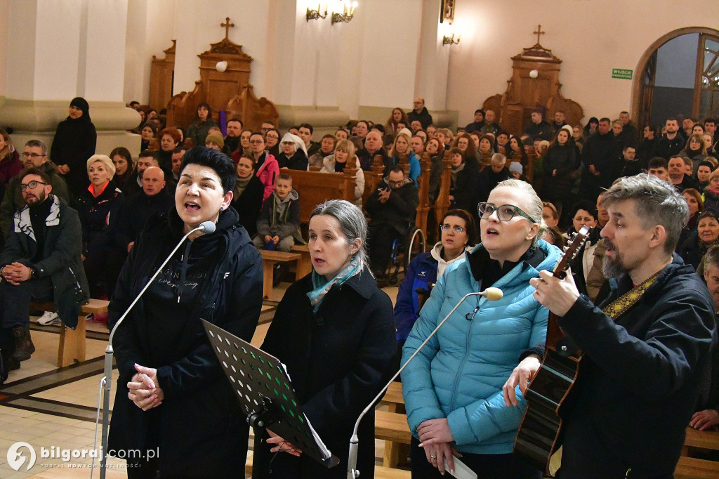 Ekstremalne wyzwanie wiary. Kilkaset osób wyruszyło z Biłgoraja na nocny szlak EDK