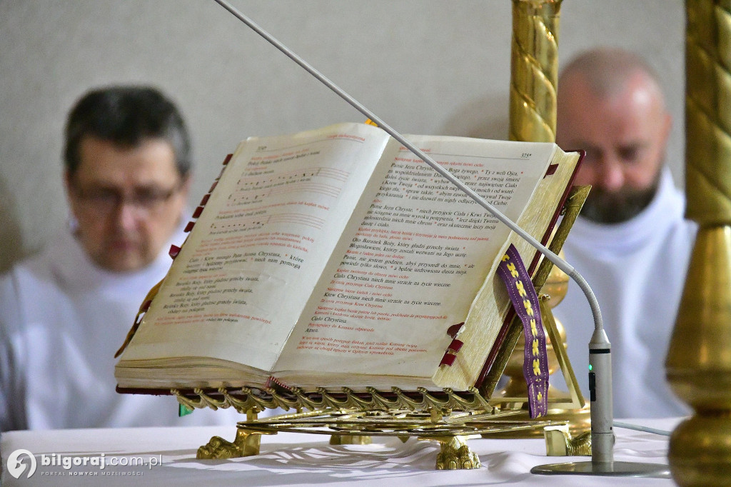 Ekstremalne wyzwanie wiary. Kilkaset osób wyruszyło z Biłgoraja na nocny szlak EDK