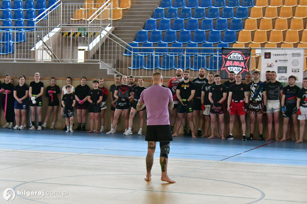 „Polski Zombi” na hali ZSBiO. Lekcja kickboxingu od legendy sportów walki