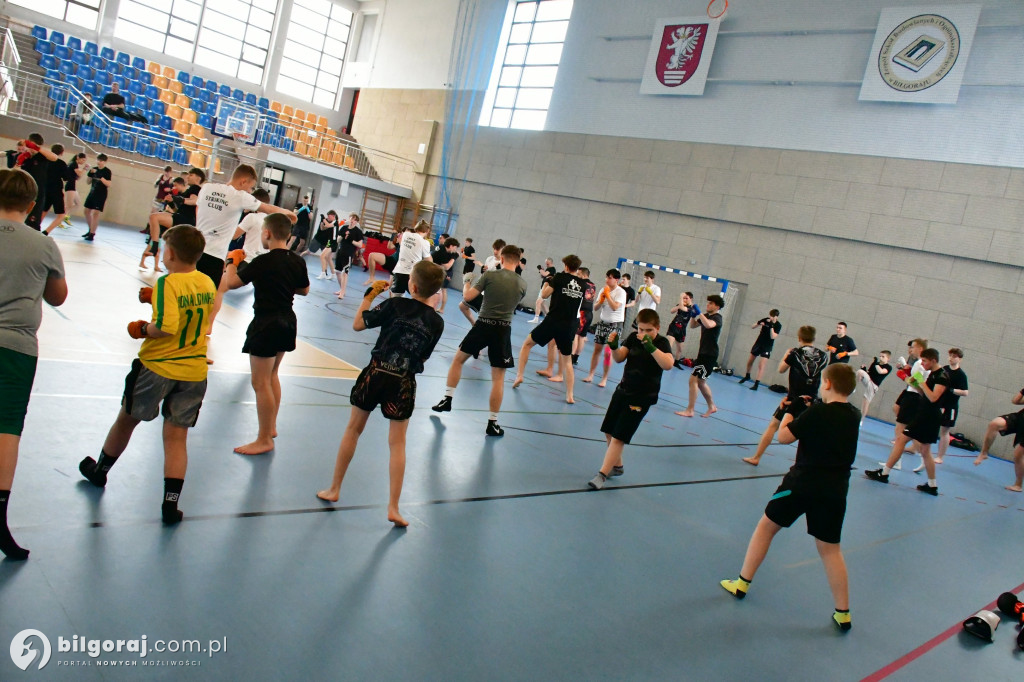 „Polski Zombi” na hali ZSBiO. Lekcja kickboxingu od legendy sportów walki