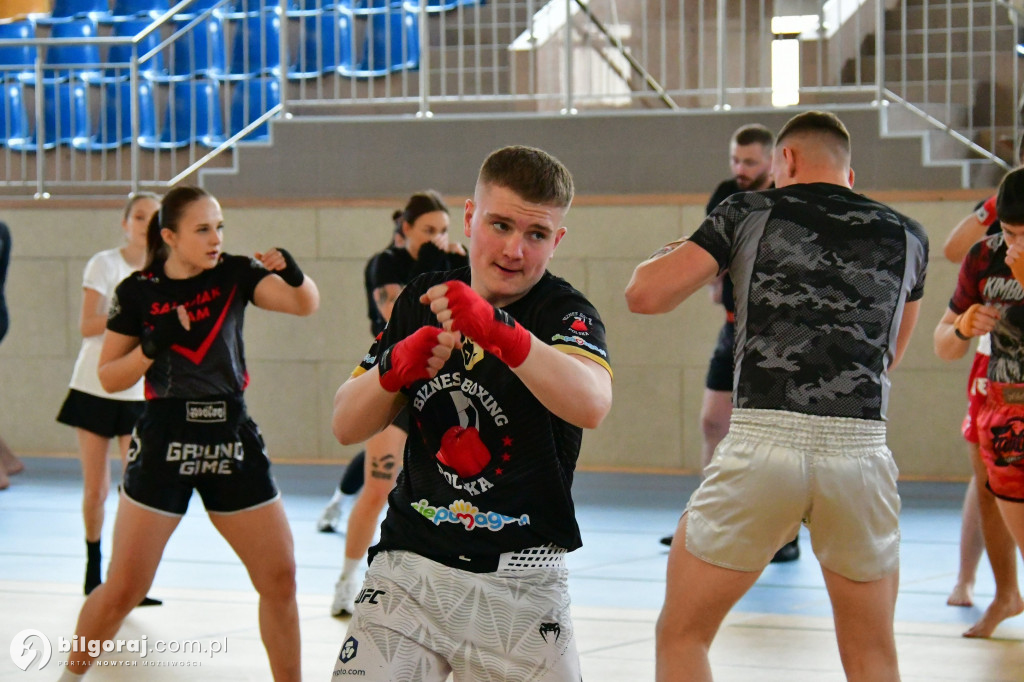 „Polski Zombi” na hali ZSBiO. Lekcja kickboxingu od legendy sportów walki
