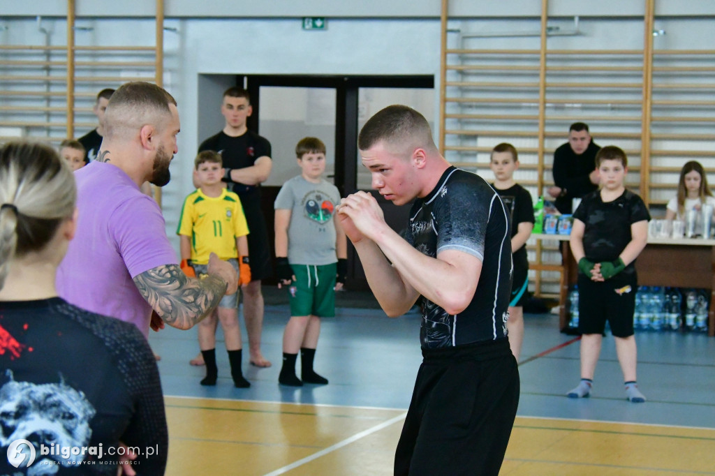 „Polski Zombi” na hali ZSBiO. Lekcja kickboxingu od legendy sportów walki