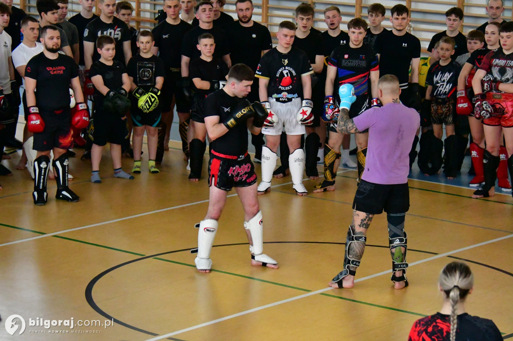 „Polski Zombi” na hali ZSBiO. Lekcja kickboxingu od legendy sportów walki
