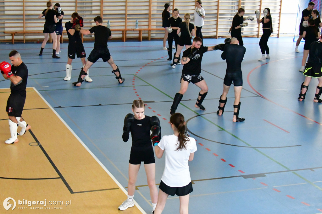 „Polski Zombi” na hali ZSBiO. Lekcja kickboxingu od legendy sportów walki