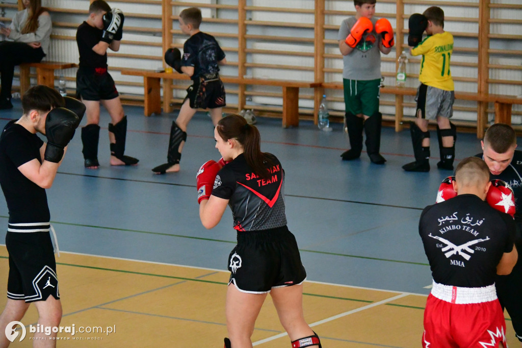 „Polski Zombi” na hali ZSBiO. Lekcja kickboxingu od legendy sportów walki