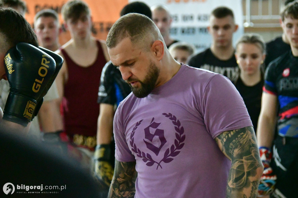 „Polski Zombi” na hali ZSBiO. Lekcja kickboxingu od legendy sportów walki
