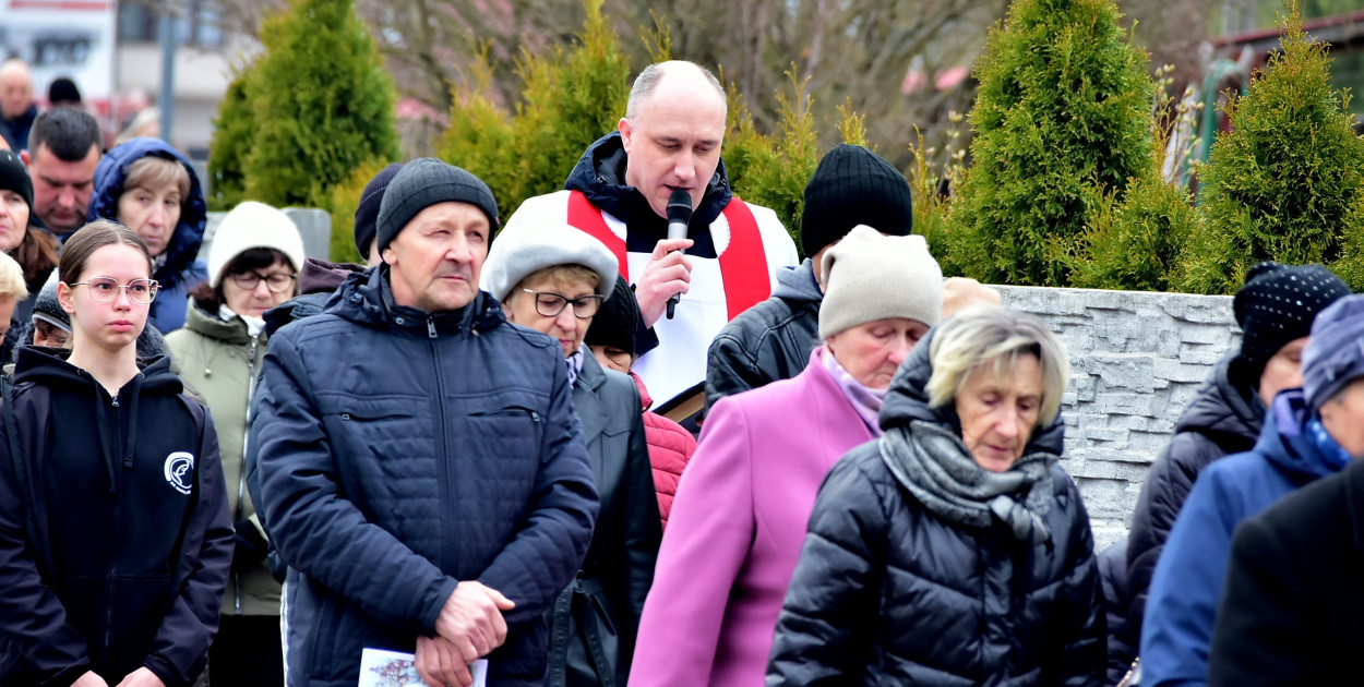 Śladami cierpienia i nadziei. Relacja z nabożeństwa pasyjnego w Soli