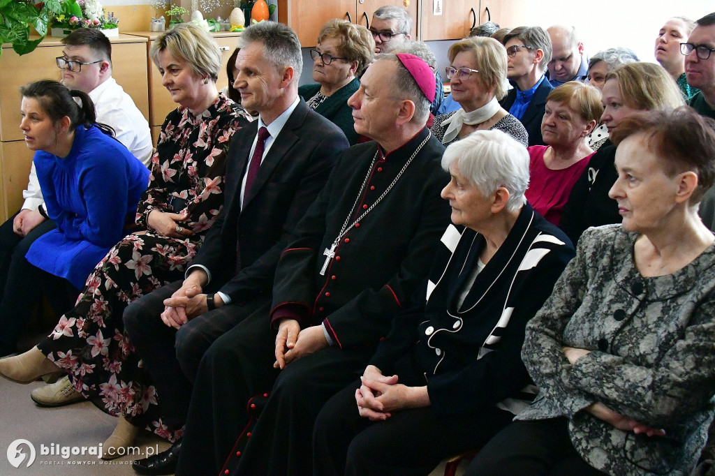 Wielkanocna radość w WTZ Biszcza. Lekcja pokory i serca od osób niepełnosprawnych