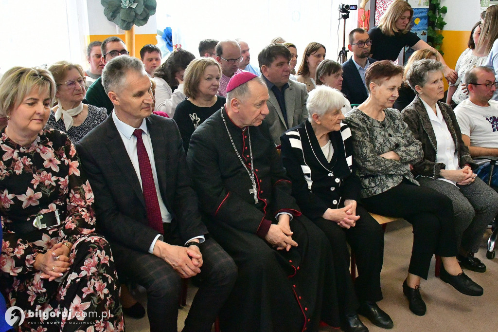 Wielkanocna radość w WTZ Biszcza. Lekcja pokory i serca od osób niepełnosprawnych