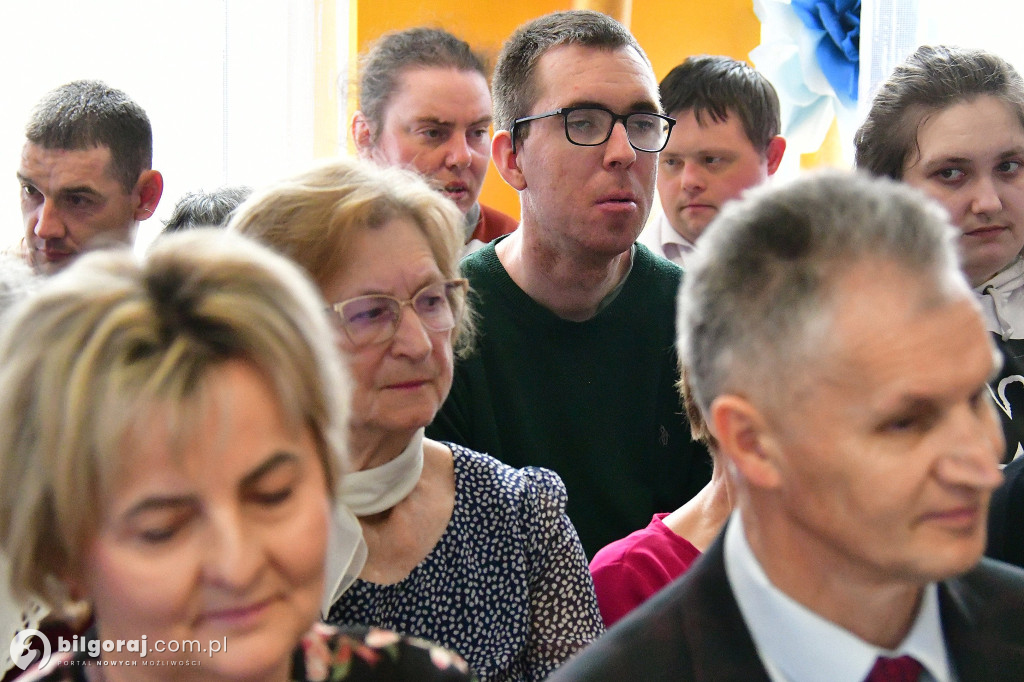 Wielkanocna radość w WTZ Biszcza. Lekcja pokory i serca od osób niepełnosprawnych