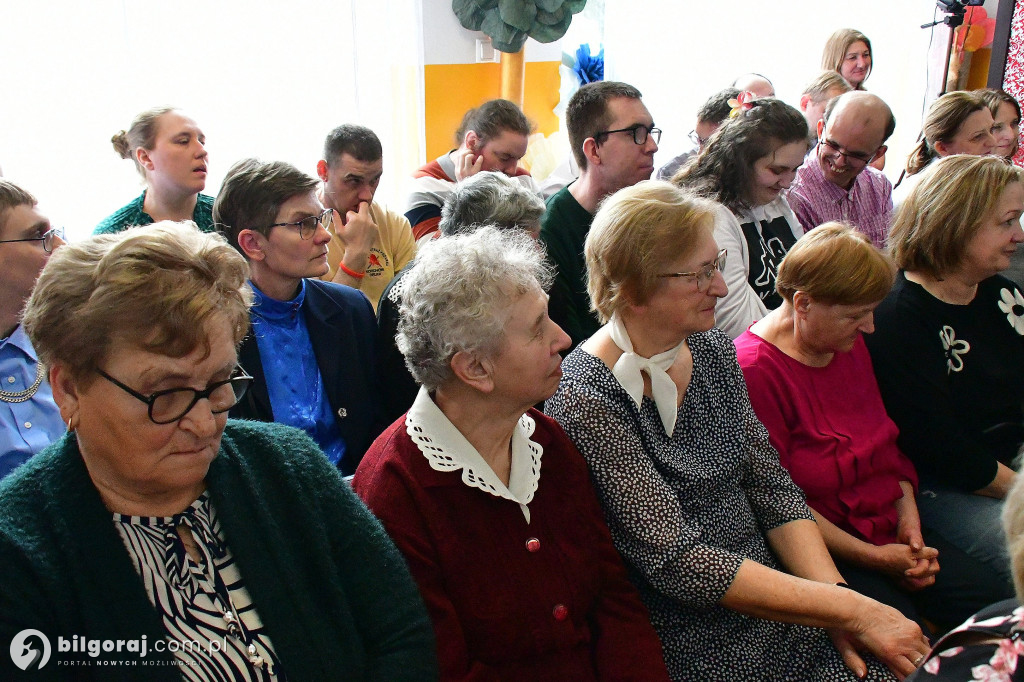 Wielkanocna radość w WTZ Biszcza. Lekcja pokory i serca od osób niepełnosprawnych