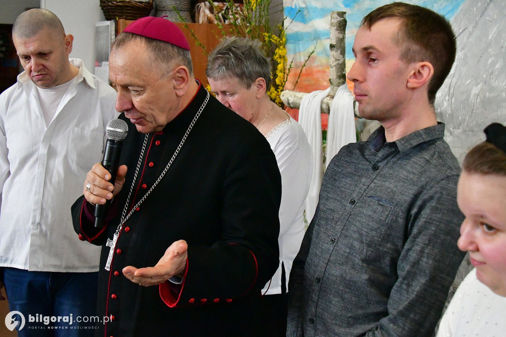 Wielkanocna radość w WTZ Biszcza. Lekcja pokory i serca od osób niepełnosprawnych