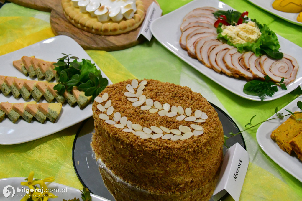 Wielkanocny stół w ZSZiO. Tradycyjne smaki w nowoczesnej odsłonie biłgorajskiej młodzieży