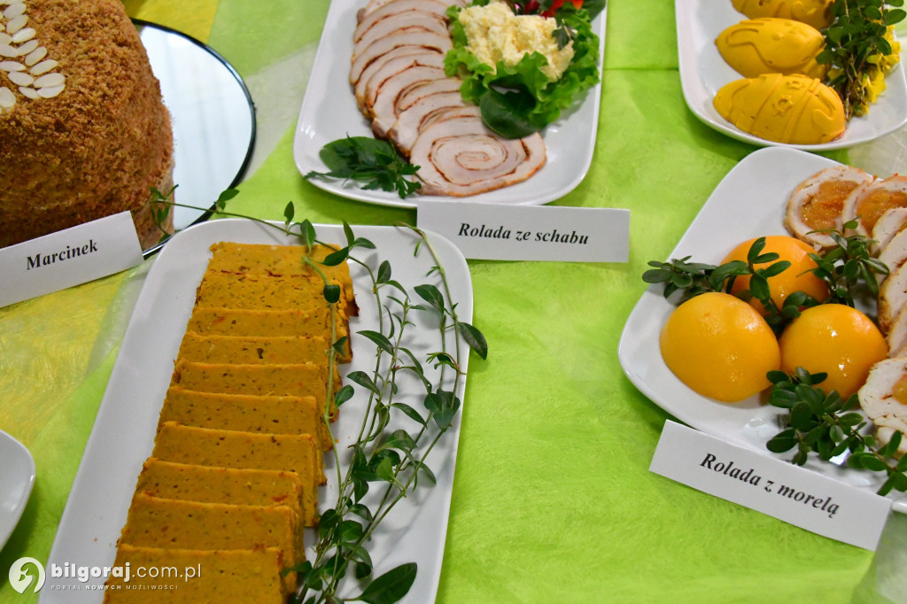 Wielkanocny stół w ZSZiO. Tradycyjne smaki w nowoczesnej odsłonie biłgorajskiej młodzieży