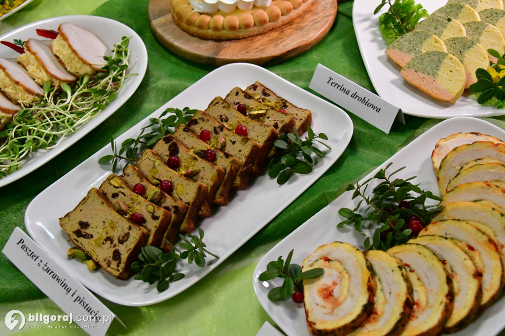 Wielkanocny stół w ZSZiO. Tradycyjne smaki w nowoczesnej odsłonie biłgorajskiej młodzieży