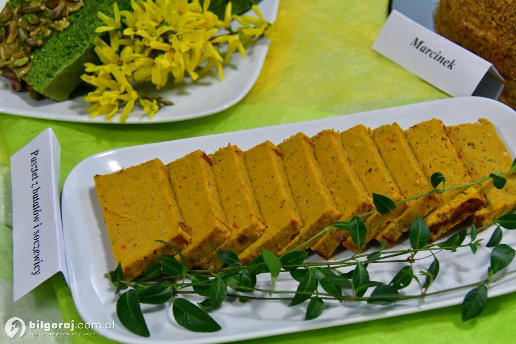 Wielkanocny stół w ZSZiO. Tradycyjne smaki w nowoczesnej odsłonie biłgorajskiej młodzieży