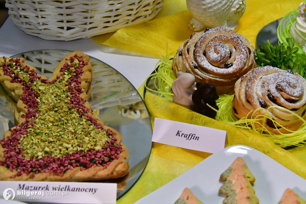 Wielkanocny stół w ZSZiO. Tradycyjne smaki w nowoczesnej odsłonie biłgorajskiej młodzieży