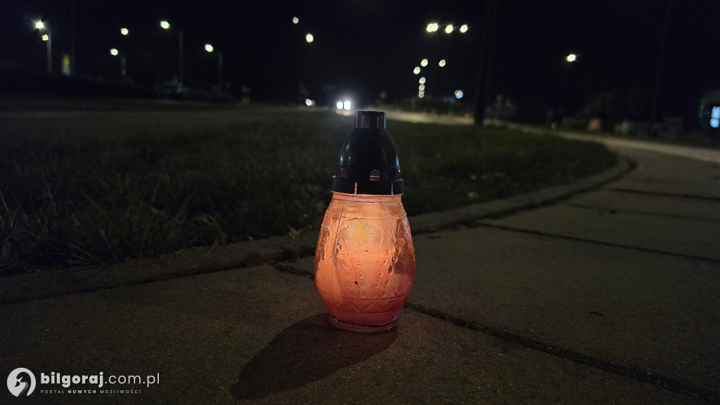 Aleja Jana Pawła II rozbłysła setkami zniczy – rocznica odejścia Papieża Polaka