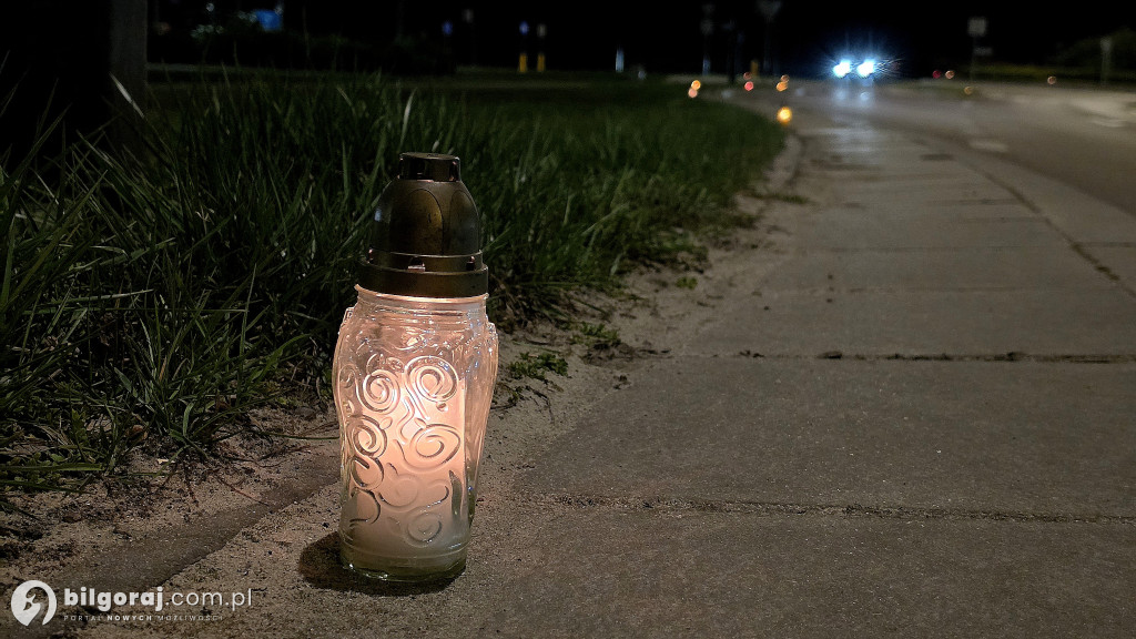 Aleja Jana Pawła II rozbłysła setkami zniczy – rocznica odejścia Papieża Polaka