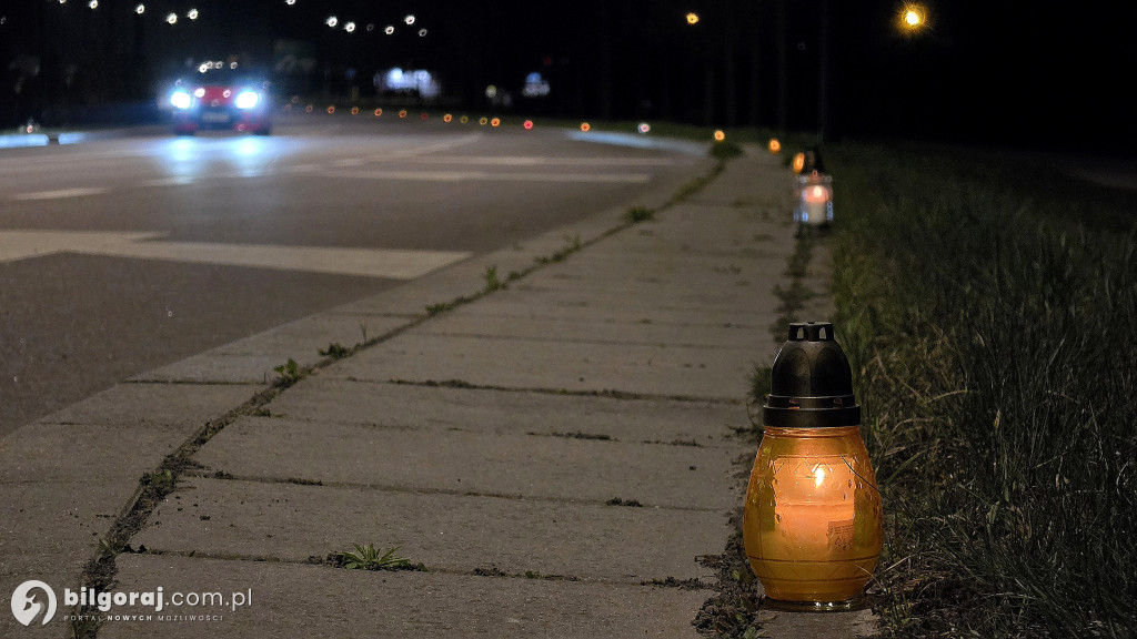 Aleja Jana Pawła II rozbłysła setkami zniczy – rocznica odejścia Papieża Polaka