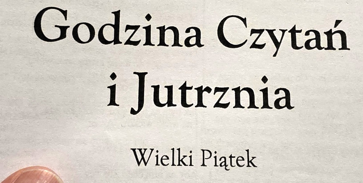 Modlitwa w cieniu pustego ołtarza. Ciemna jutrznia w parafii św. Jerzego