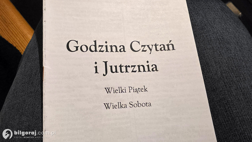 Modlitwa w cieniu pustego ołtarza. Ciemna jutrznia w parafii św. Jerzego