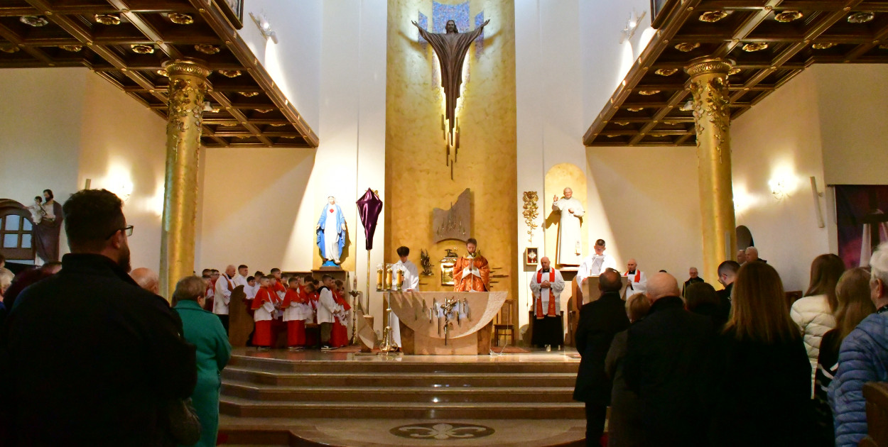 „Oto człowiek”… Oto wasz Król - Wielki Piątek