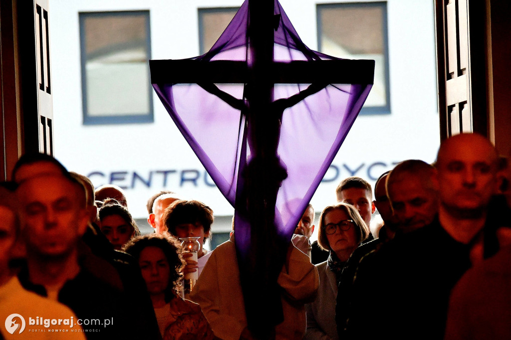 „Oto człowiek”… Oto wasz Król - Wielki Piątek