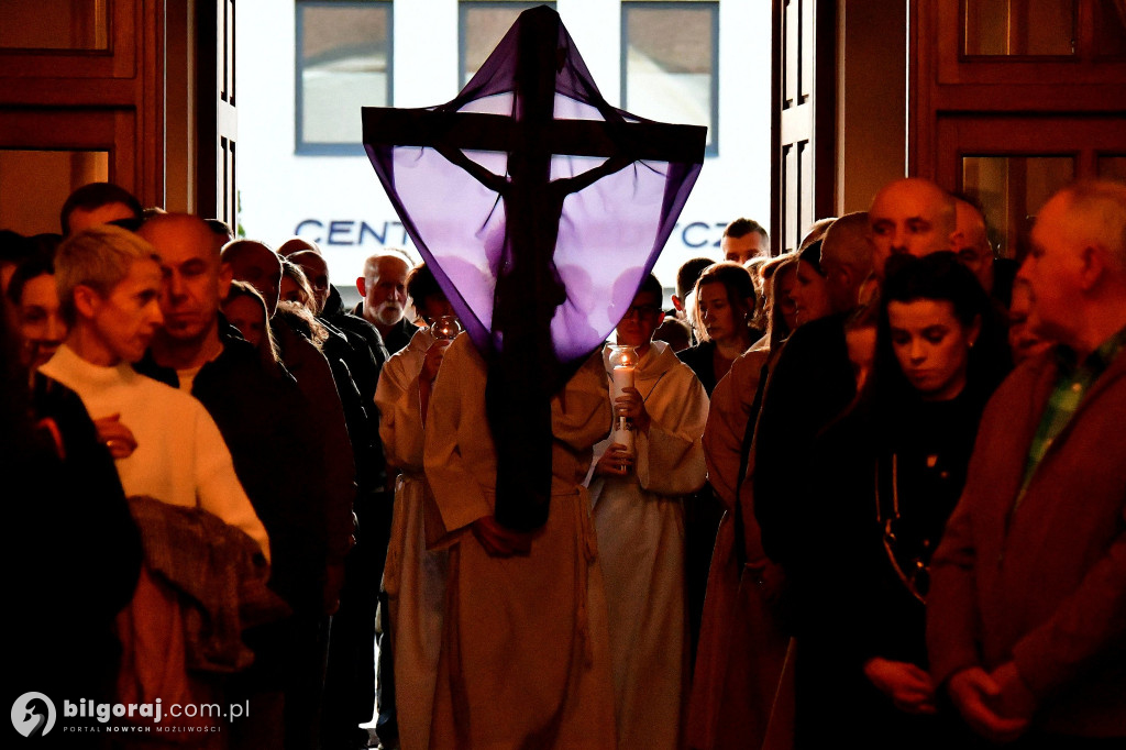 „Oto człowiek”… Oto wasz Król - Wielki Piątek