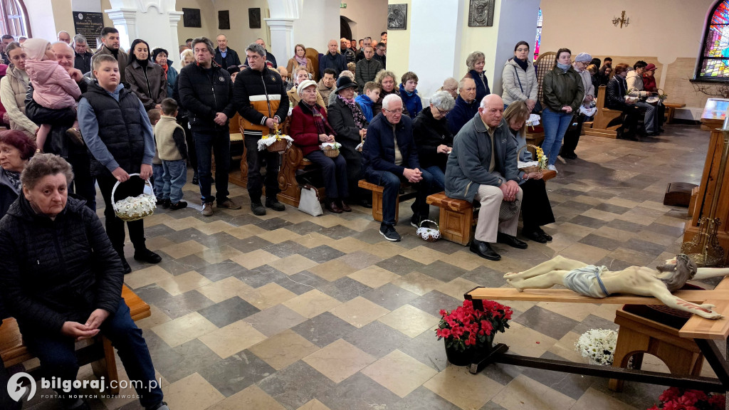 Wielkanocny koszyczek pełen symboli - tradycja święconego w Biłgoraju