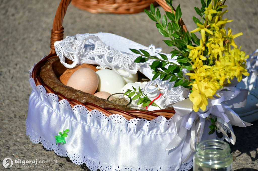 Wielkanocny koszyczek pełen symboli - tradycja święconego w Biłgoraju