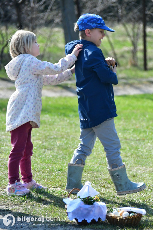 Wielkanocny koszyczek pełen symboli - tradycja święconego w Biłgoraju