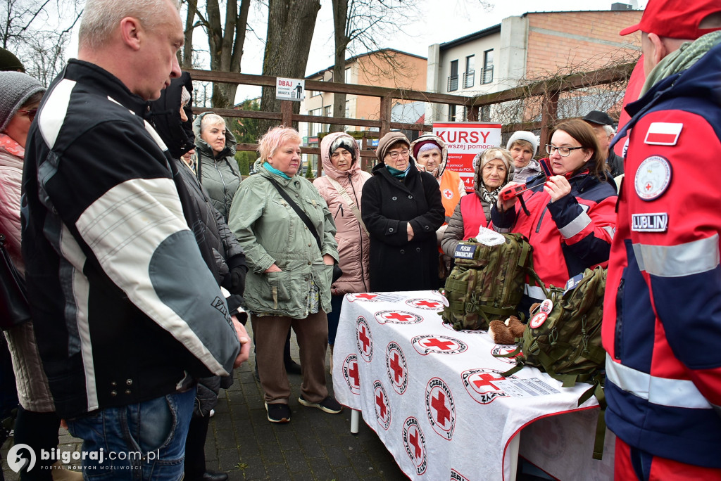 Plecak ewakuacyjny i wsparcie psychiczne – PCK szkoli mieszkańców Biłgoraja
