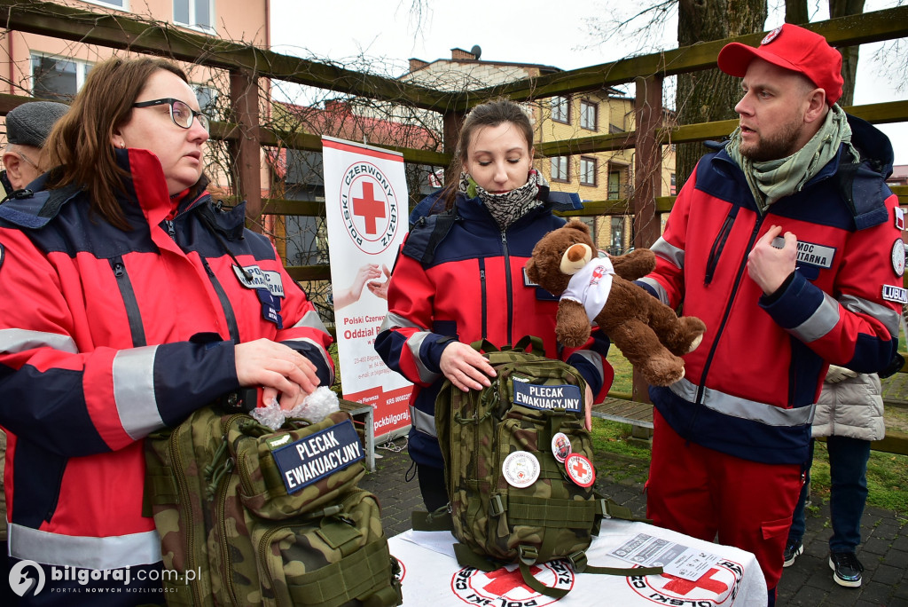 Plecak ewakuacyjny i wsparcie psychiczne – PCK szkoli mieszkańców Biłgoraja