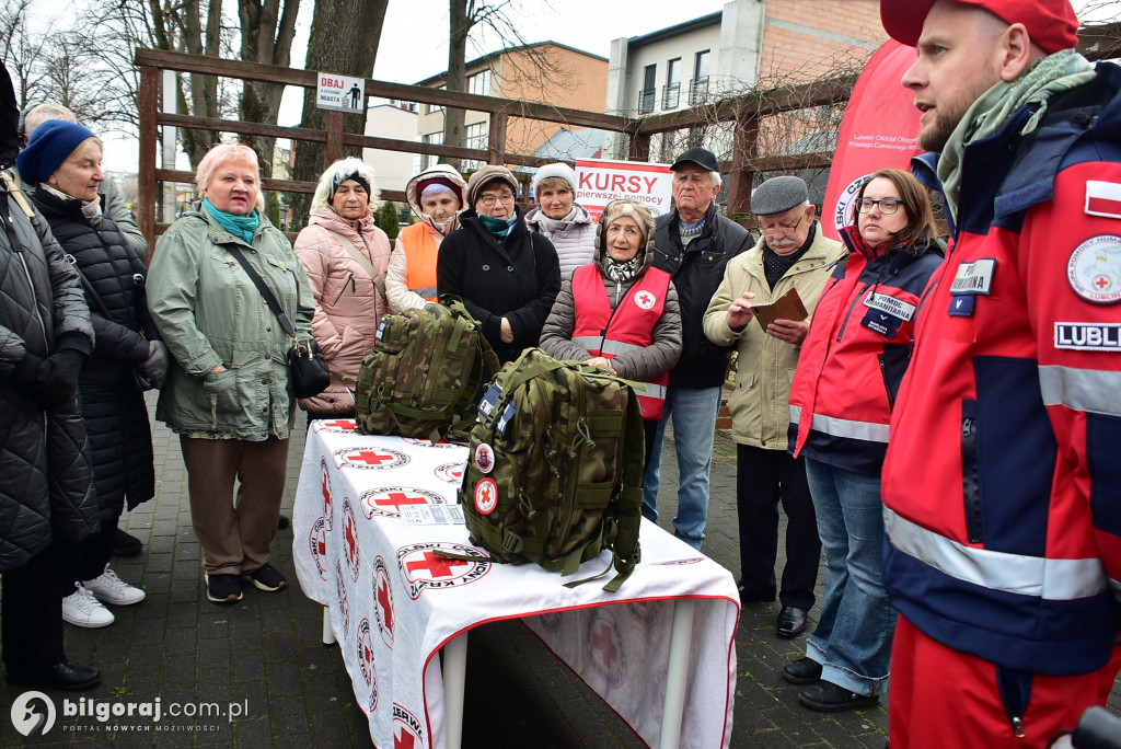 Plecak ewakuacyjny i wsparcie psychiczne – PCK szkoli mieszkańców Biłgoraja