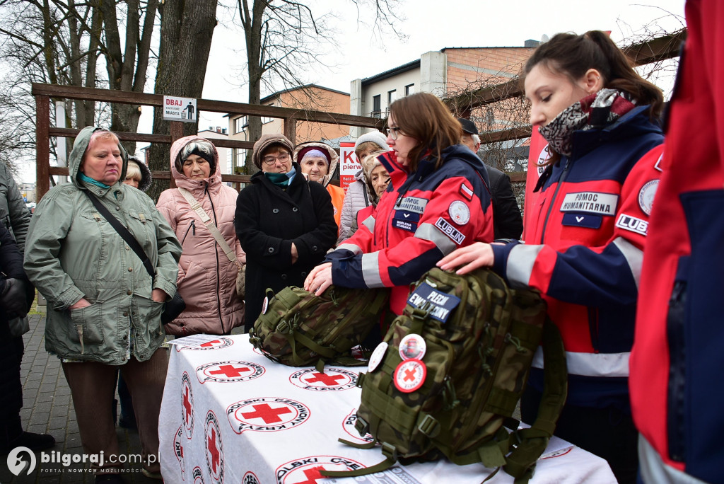 Plecak ewakuacyjny i wsparcie psychiczne – PCK szkoli mieszkańców Biłgoraja