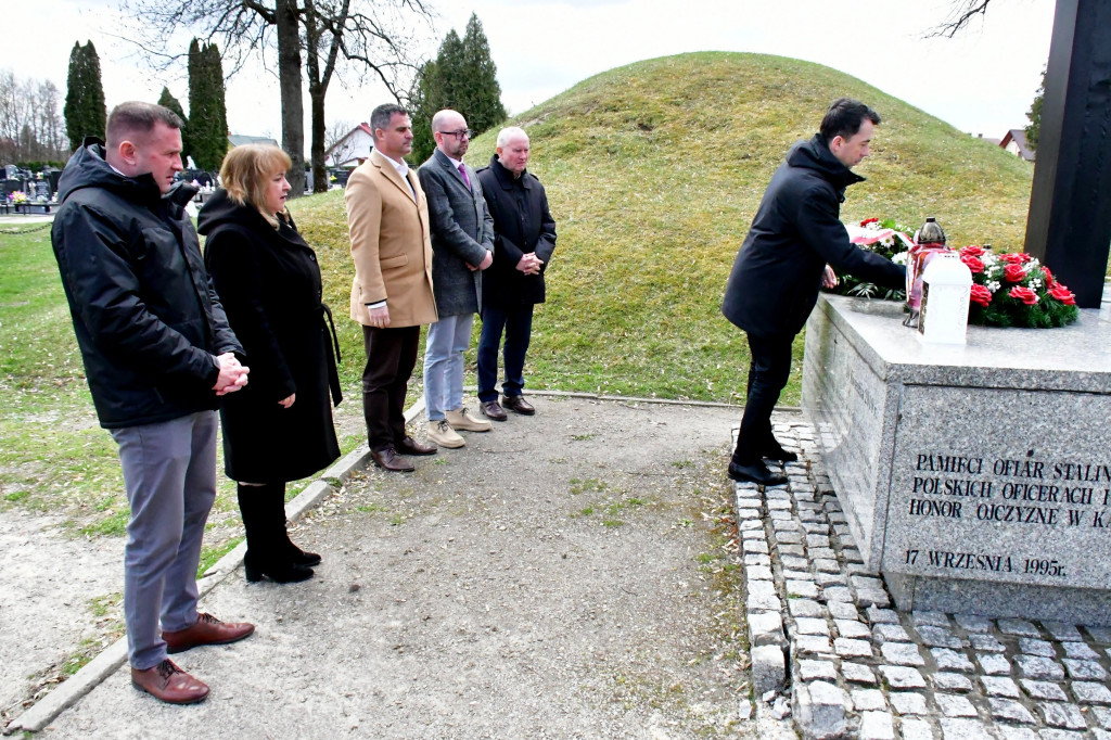 Cześć Ich Pamięci!. Powiat uczcił ofiary katastrofy smoleńskiej