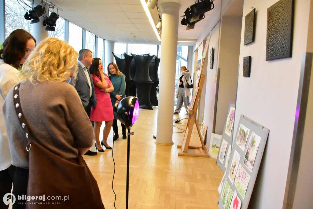 Biłgorajscy artyści amatorzy zachwycają. Wystawa, aukcja i wielki potencjał w BCK