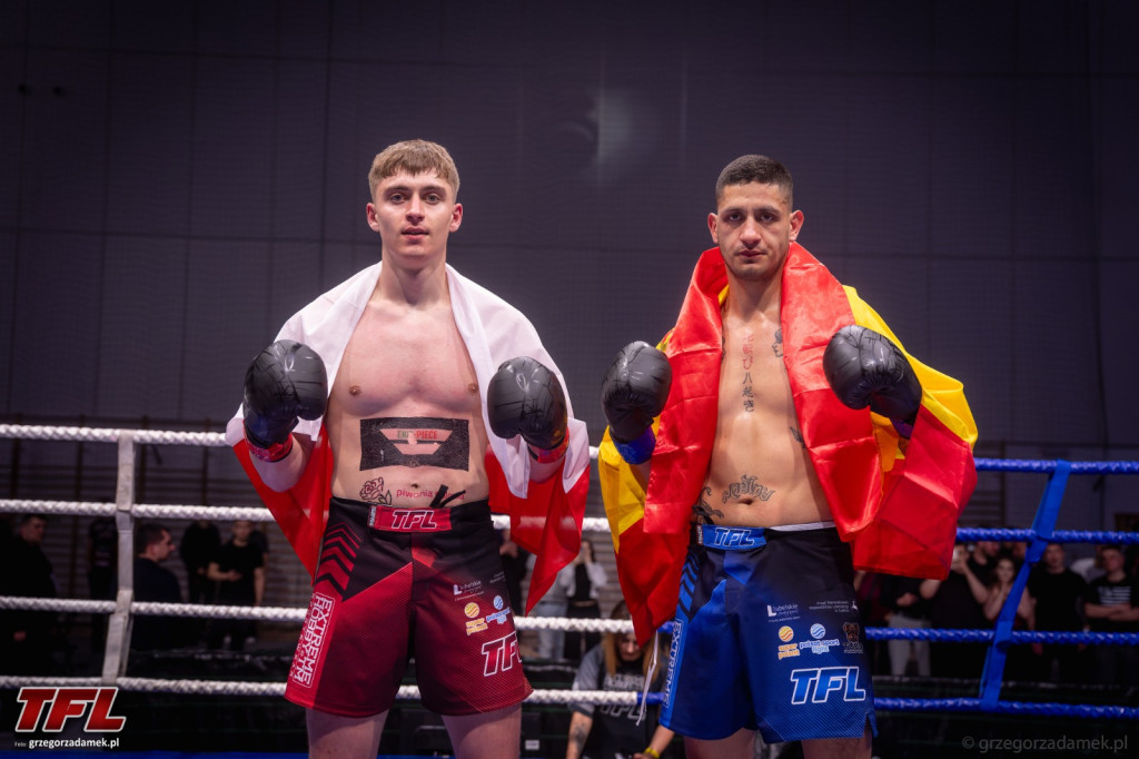 Młody gniewny z gminy Frampol Piotr Sędzin triumfuje w ringu podczas gali w Lublinie