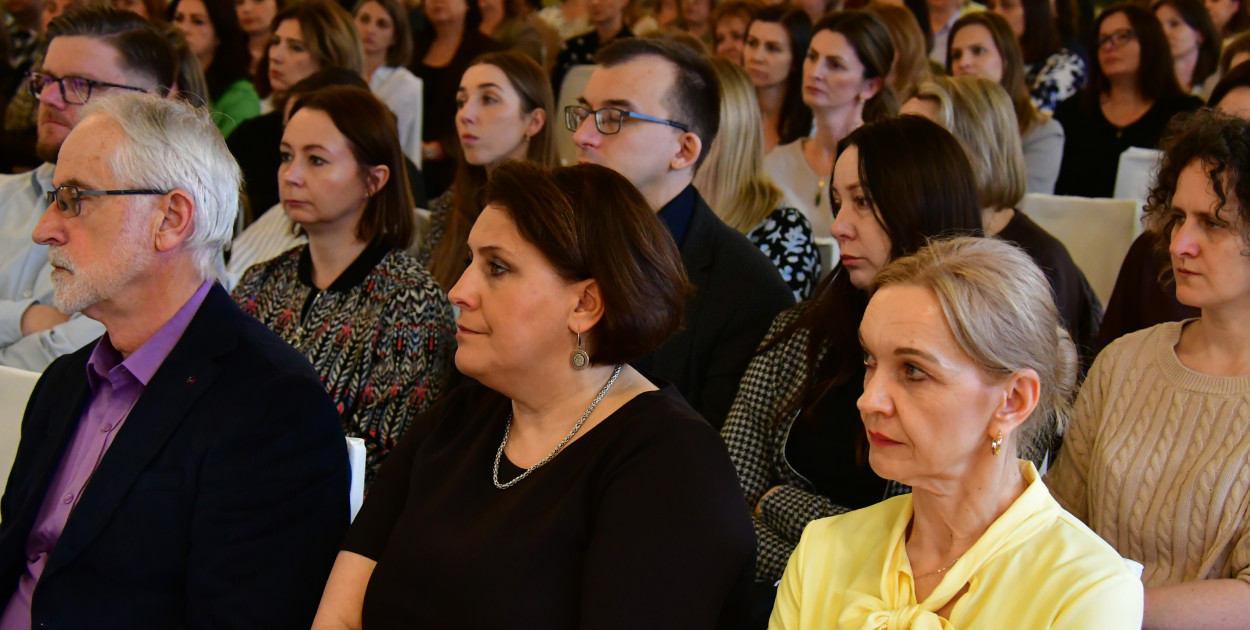 Wiedza, która chroni najmłodszych. Ważna konferencja w Józefowie o przeciwdziałaniu przemocy seksualnej