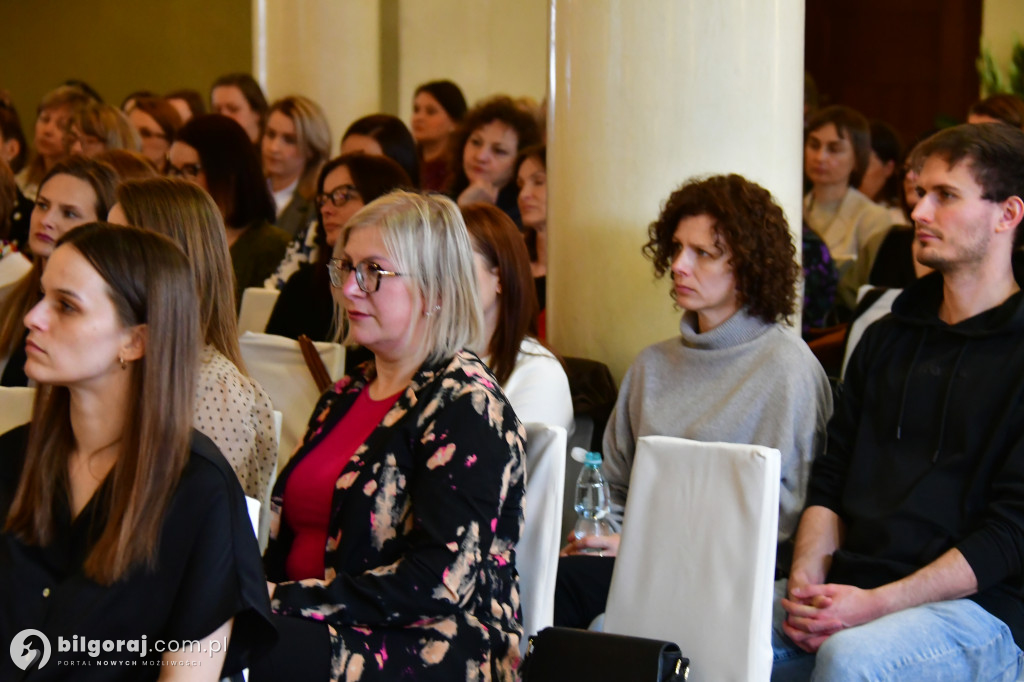 Wiedza, która chroni najmłodszych. Ważna konferencja w Józefowie o przeciwdziałaniu przemocy seksualnej